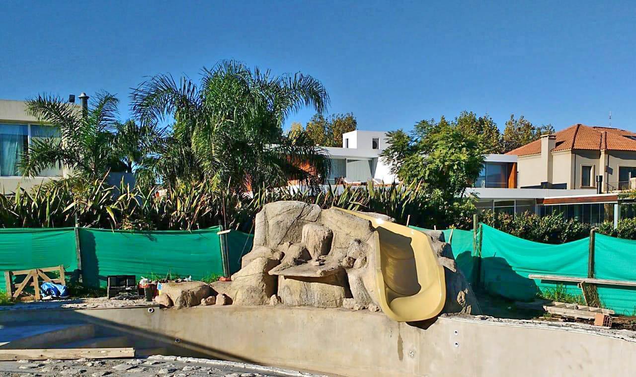 Realización de cascada y rocas.