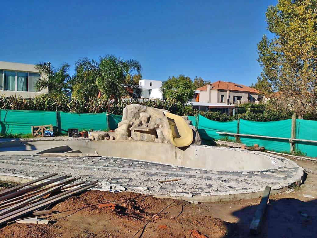 Realización de cascada y rocas.