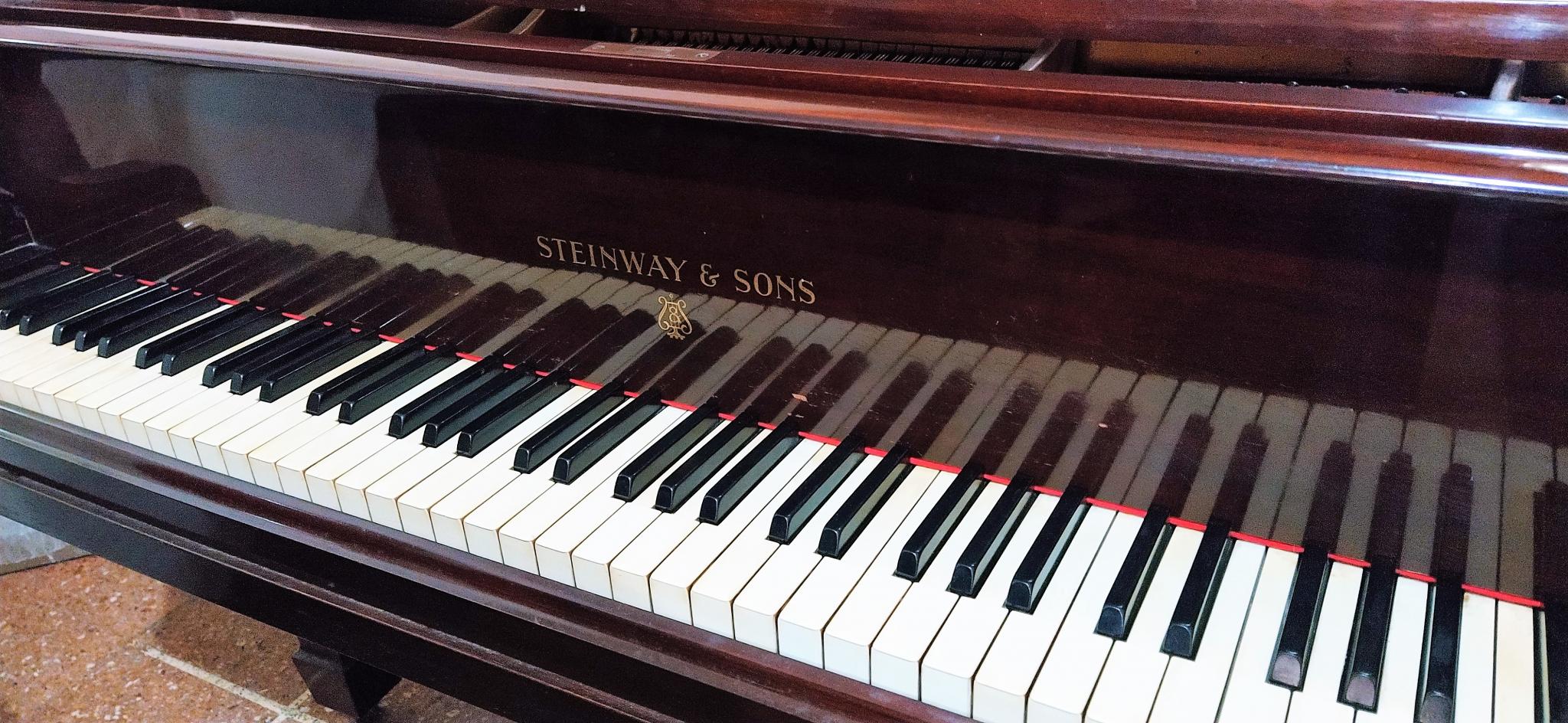 Piano de cola Steinway