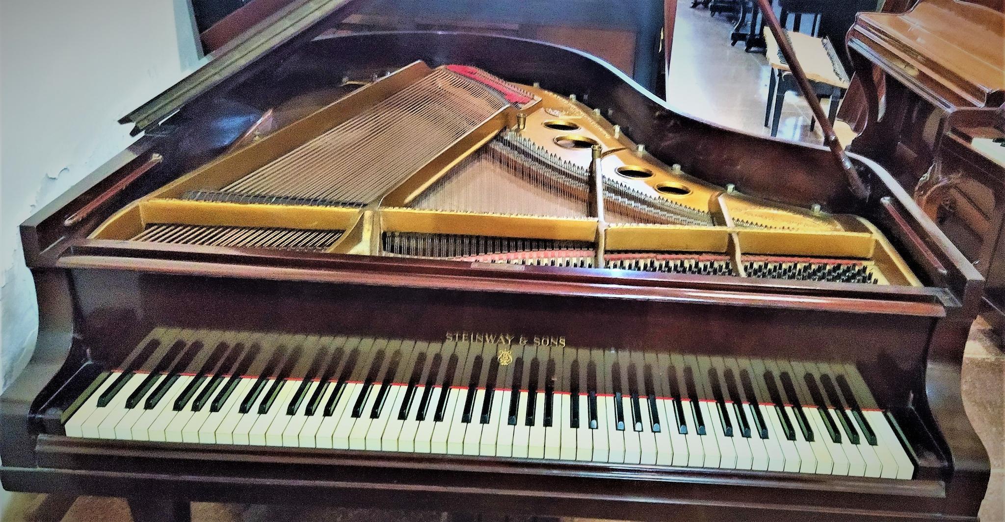 Piano de cola Steinway