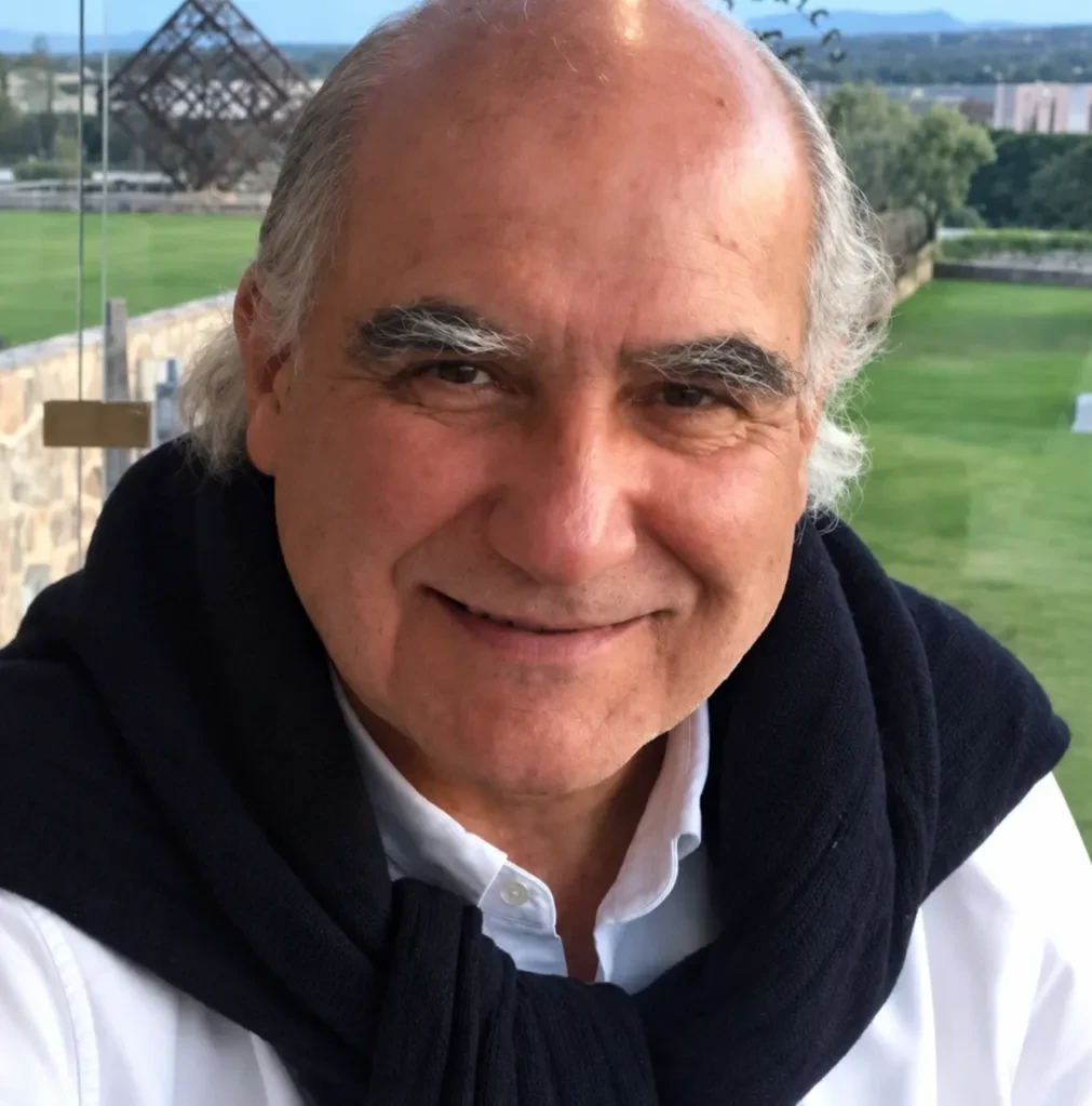 Fotografía temporal; sustituir por retrato de Jorge Alcocer