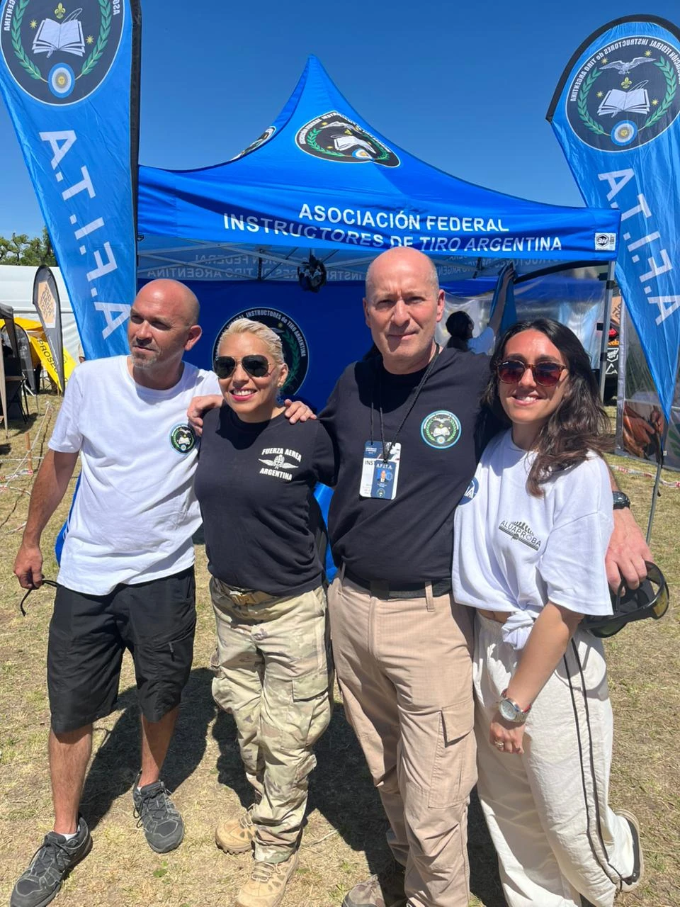 Stand AFITA Campo de Mayo 2024, con mi compañera de Presidencia Maria Lopez "Sheny"de la Fuerza Aerea Argentina, Laura Tripodi de AluaProBA, y Mariano Gentile Secretario de Afita. 