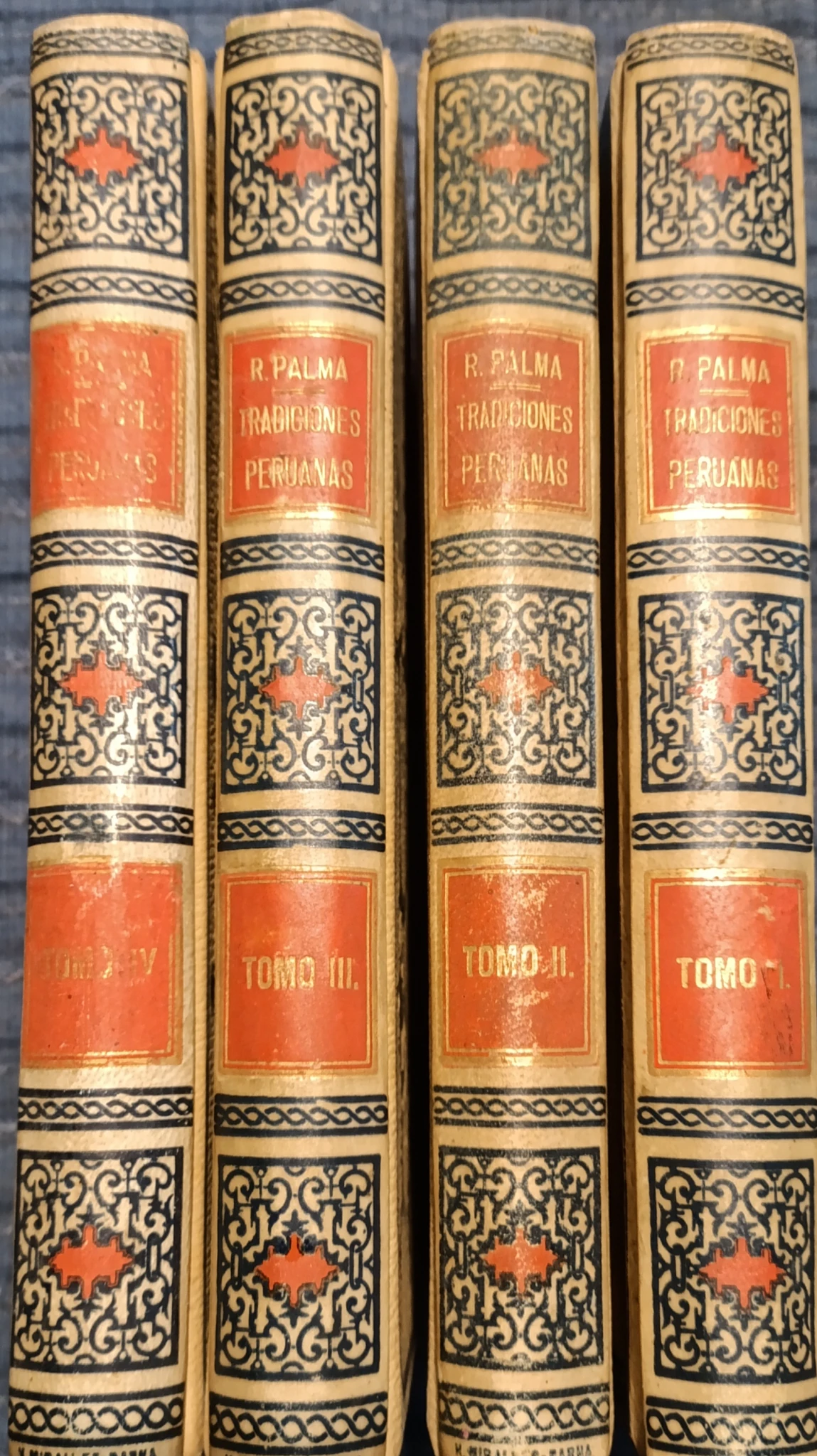 Biblioteca privada de Luis Oliva