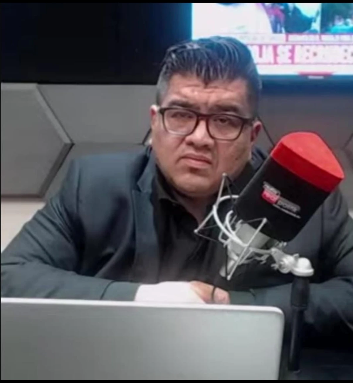 “SIN LIDERES QUE NOS GUIEN: EL COLAPSO DE LA REPRESENTACION CIUDADANA”