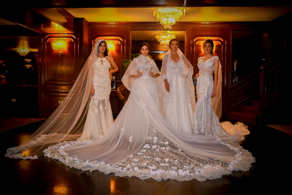 Detalles finales de un vestido de novia de lujo