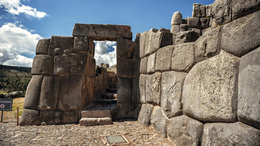 Sacsayhuaman.webp