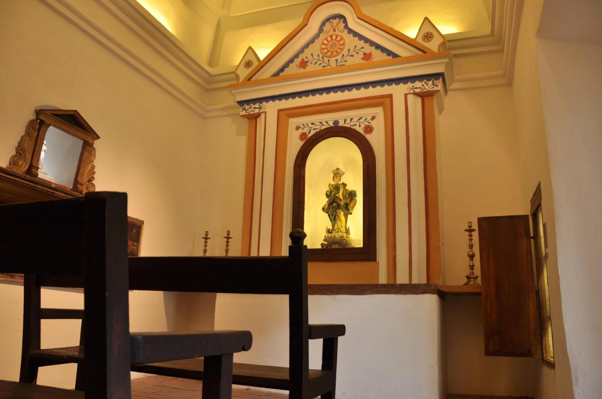 Se destaca el mueble conocido como "taca" realizado en 1768.