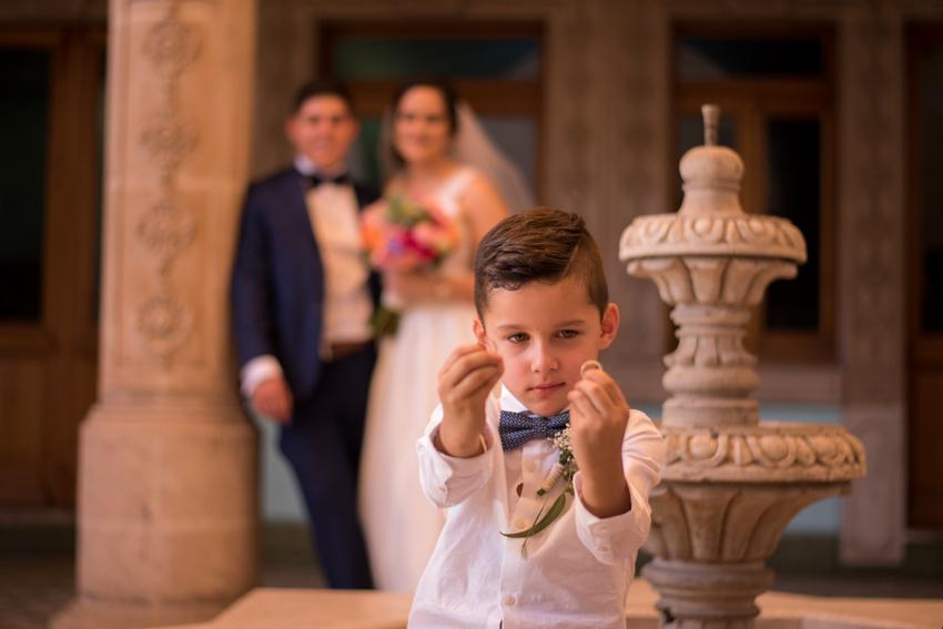 fotografia de boda en chihuahua, fotografos profesionales, anillos de boda, los novios y el pajesito, pajesito, fotografos en naturaleza, fotos de novios al aire libre , fotos de novios en la naturaleza, fotografos de boda en chihuahua, boda en chihuahua , mac y liz , fotografos profesionales en chihuahua, fotografos internacionales de boda con sede en mexico, fotografos de bodas cuu, fotos de novios en chihuahua, destination wedding photographer