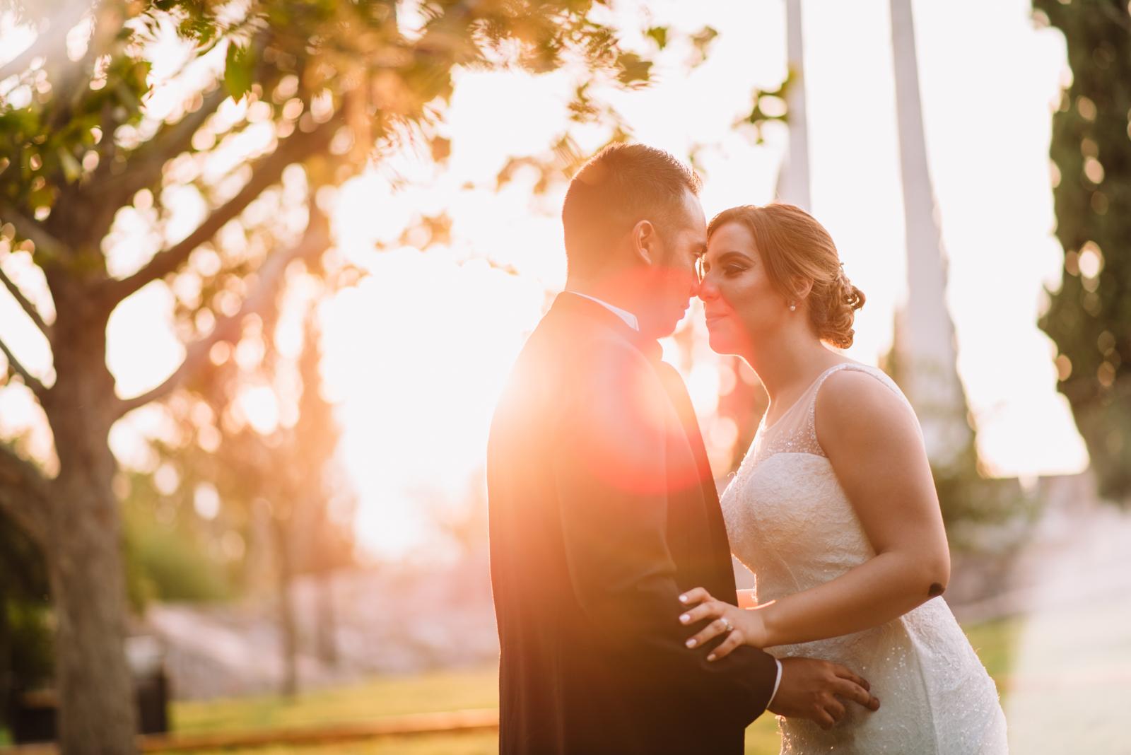 novios en chihuahua, fotos de novios en parque de los tronquitos, novios en chihuahua, bodas en chihuahua, fotografos profesionales , fotografos de bodas , mac y liz , mac y liz foto