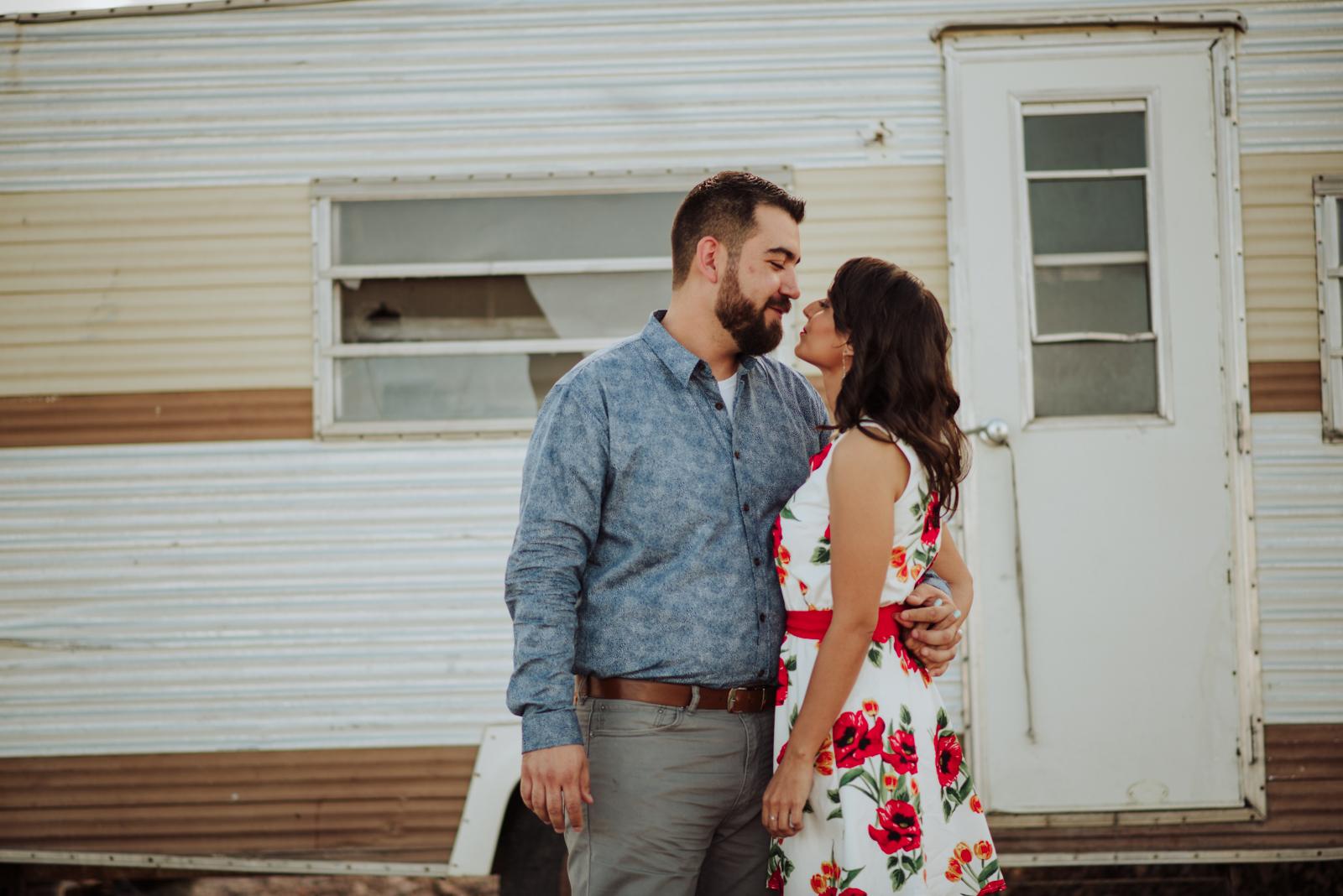 preboda en chihuahua, chihuahua, fotos de pareja , fotografos de boda , fotografos de boda en mexico. fotografos de boda en chihuahua, fotografos profesionales, fotografos destino, parejas de novios al aire libre , sesiones de retrato, sesiones de pareja, sesiones de pareja vintage