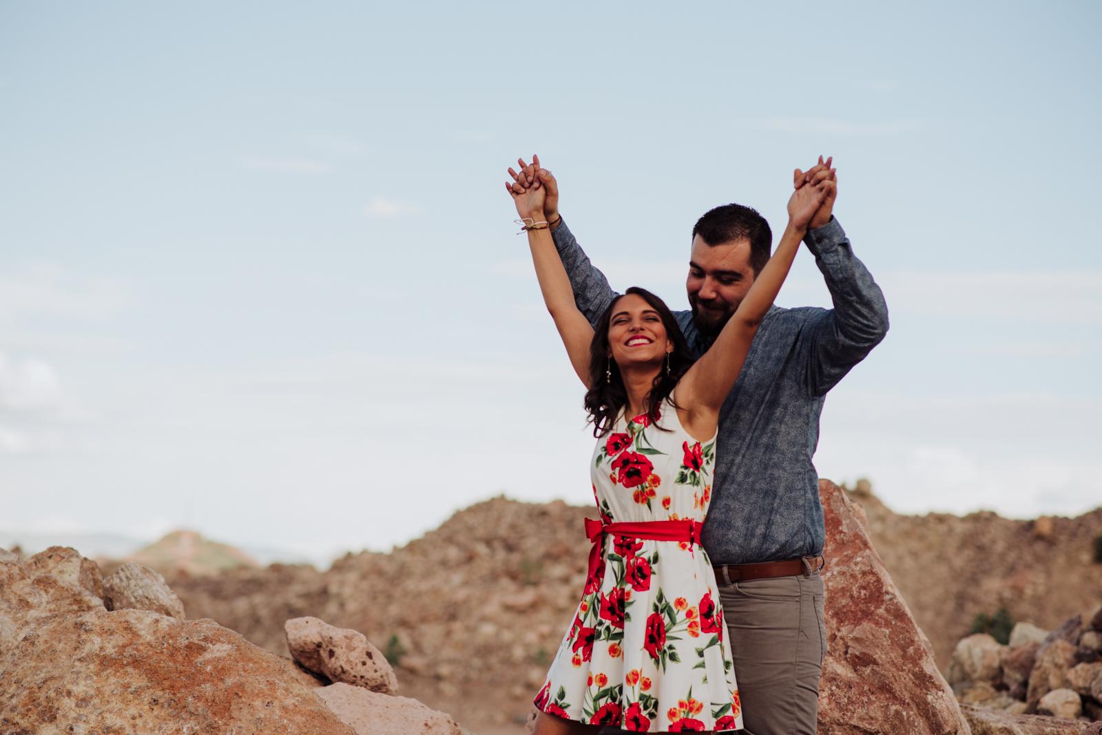 preboda en chihuahua, chihuahua, fotos de pareja , fotografos de boda , fotografos de boda en mexico. fotografos de boda en chihuahua, fotografos profesionales, fotografos destino, parejas de novios al aire libre , sesiones de retrato, sesiones de pareja, sesiones de pareja vintage