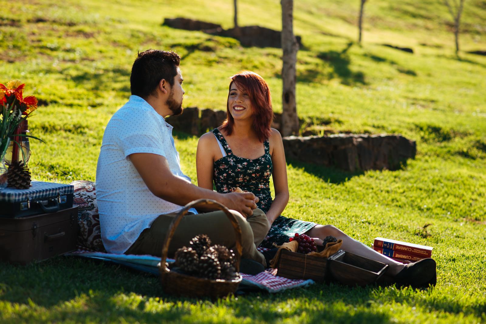 preboda en parque acueducto, novios , pic nic, novios en pic nic, fotos de parejas, tardes romanticas, momentos romanticos, fotografia espontanea , fotografo de bodas , fotografos profesionales , fotografo de matrimonio