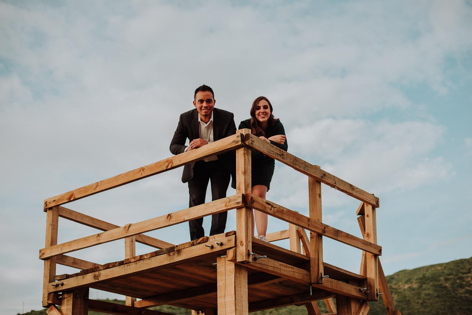 fotografias espontaneas, fotos de pareja, fotos en ruinas, preboda Santa Eulalia pueblo magico,  fotografia de novios, boda en chihuahua , fotografo de bodas , fotografos profesionales,  novios en santa eulalia  , parejas en santa eulalia, novios en chihuahua mexico, fotografos profesionales, fotografos de matrimonios