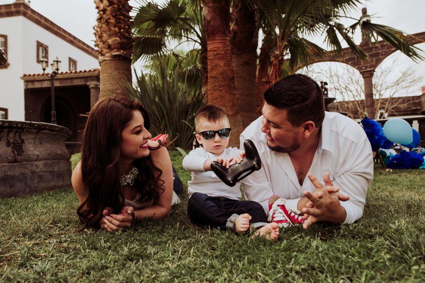 smash cake, pastel come galletas, quinta los monjes, bebe, fotografia de bebes, mac y liz