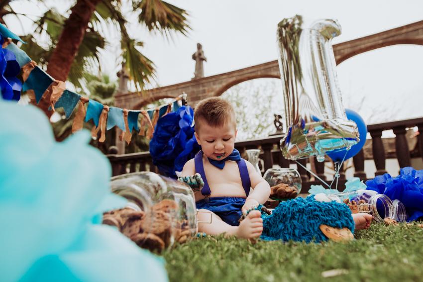 smash cake, pastel come galletas, quinta los monjes, bebe, fotografia de bebes, mac y liz
