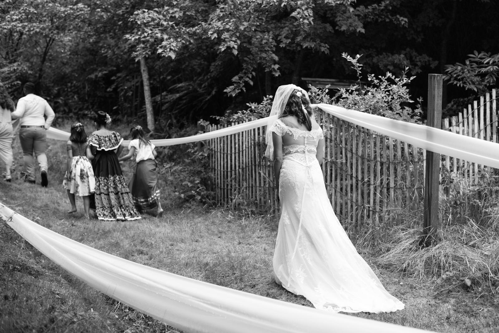 Boda seattle  bosque cortejo nupcial novia