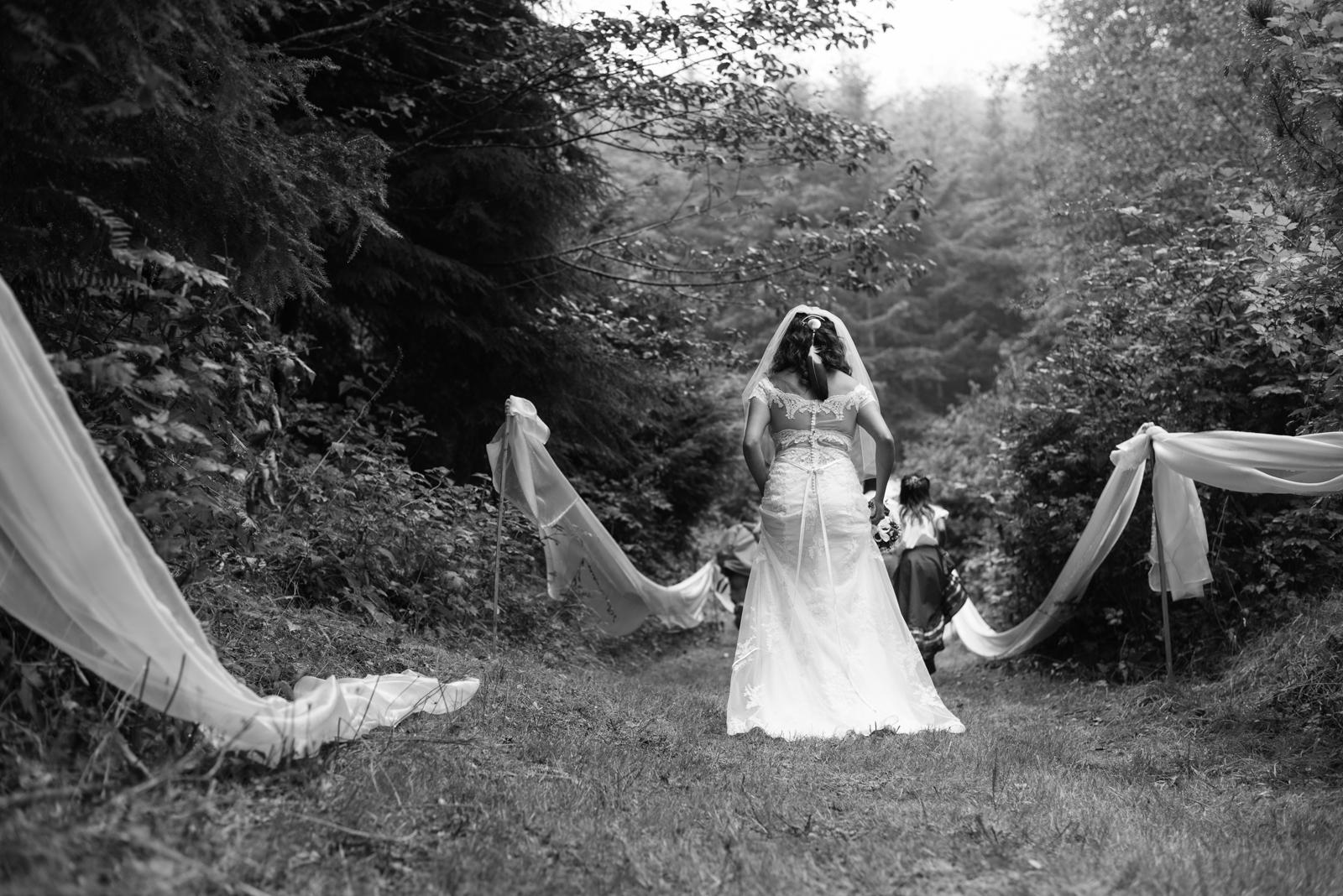 Boda seattle  bosque sendero cortejo nupcial novia