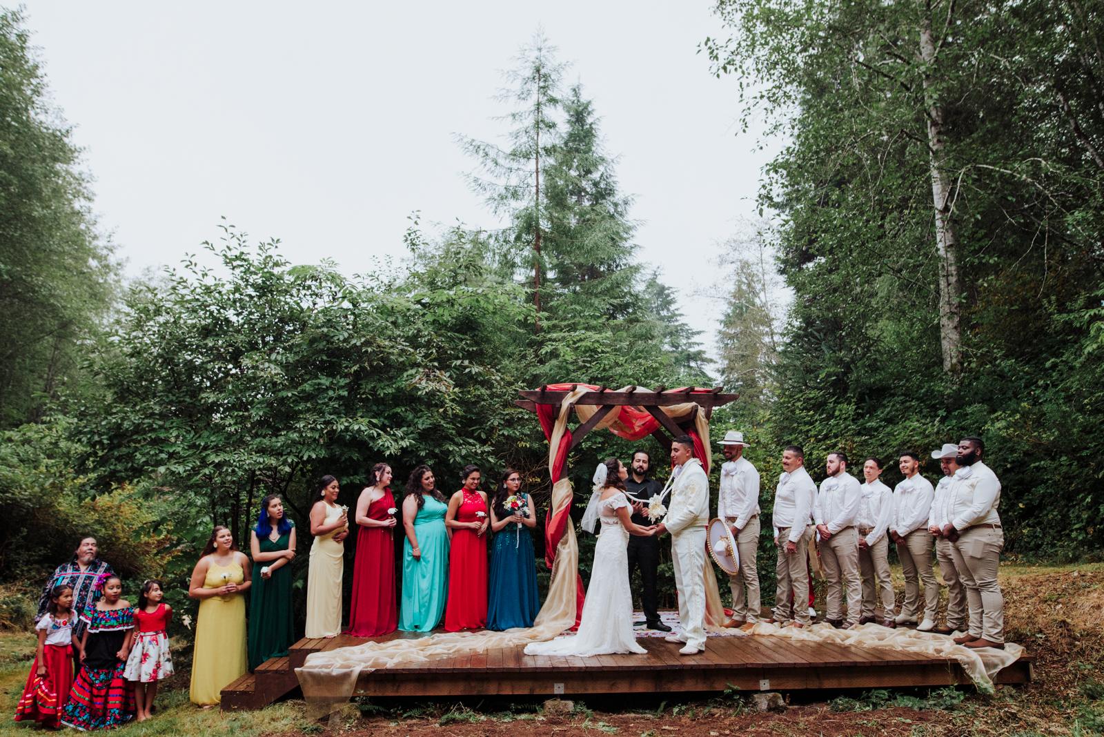 fotografia de boda, boda al aire libre, fotografia de boda en chihuahua, fotografia de parejas en chihuahua, novios en chihuahua, vestido de novia al aire libre, preparativos de la novia, fotografia, getting ready, 