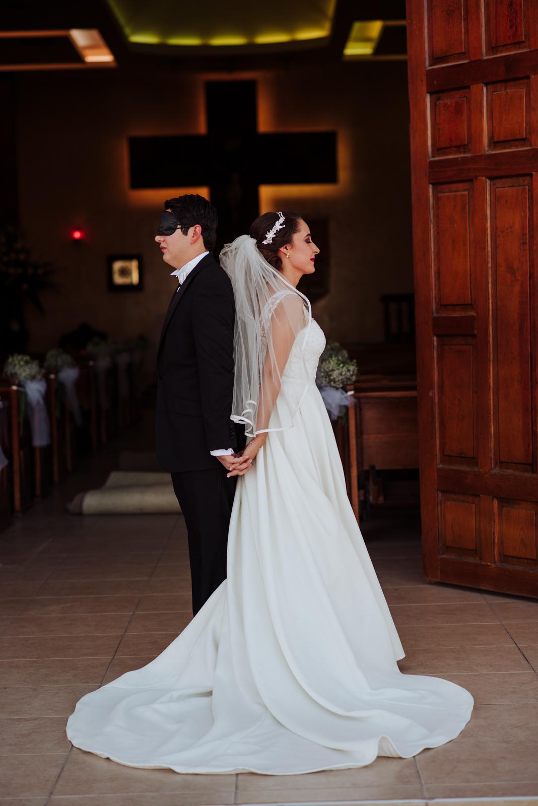 boda en delicias chihuahua, getting ready, momentos de la boda, madre e hija, zapatos de novia