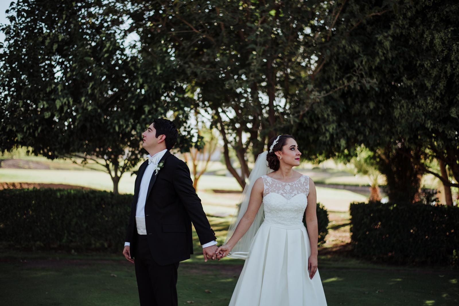 boda en delicias chihuahua, momentos de la boda, fotos formales de boda, novio y novia, mac y liz photography country club delicias