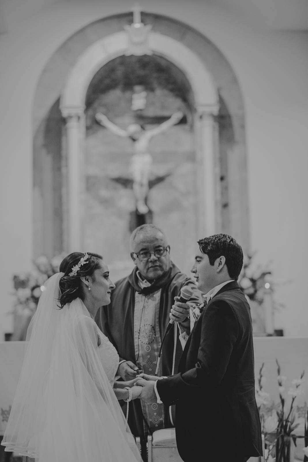 boda en delicias chihuahua, momentos de la boda, misa, novio y novia, mac y liz photography, matrimonio, union