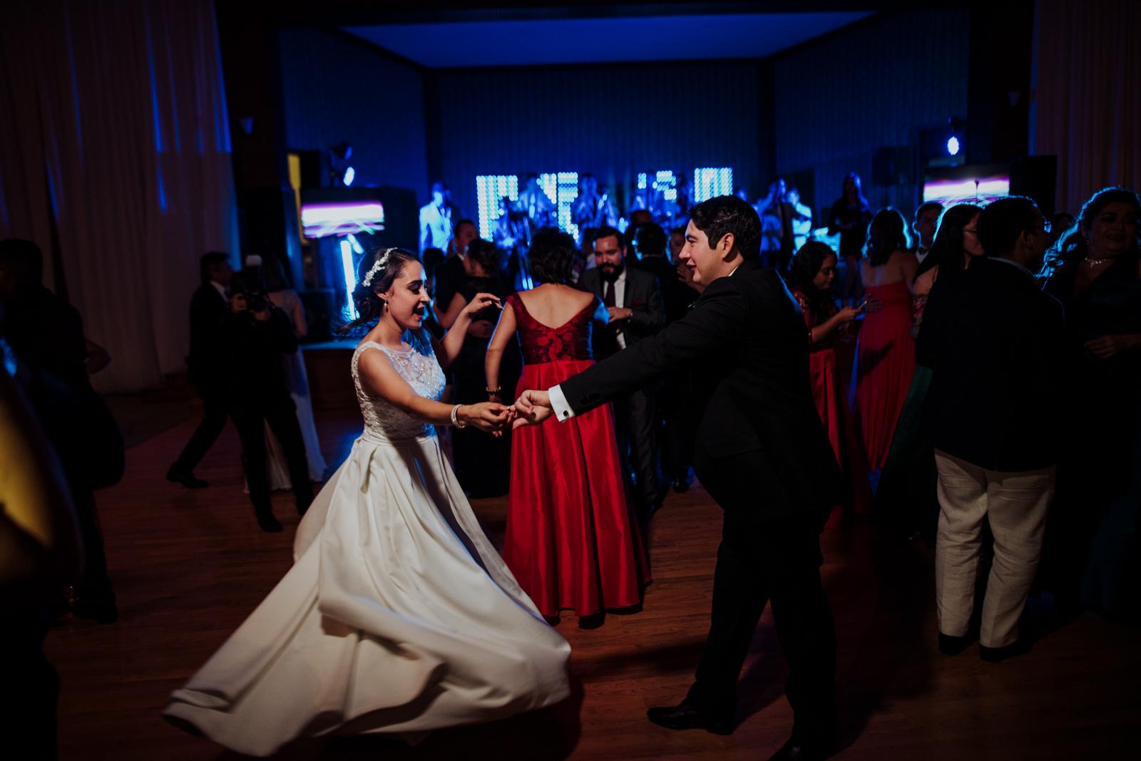 boda en delicias chihuahua, momentos de la boda, recepcion, novio y novia, mac y liz photography, fiesta, boda, country club delicias, 