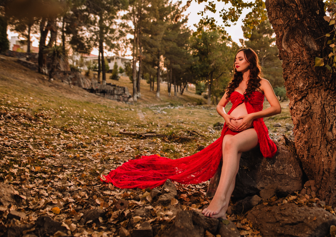 fotos de maternidad en parque, mini sesiones, fotografia familiar, fotos familiares, fotos de embarazo en chihuahua, fotos, fotografos en chihuahua, mac y liz, fotografos profesionales , chihuahua, familia divertida,