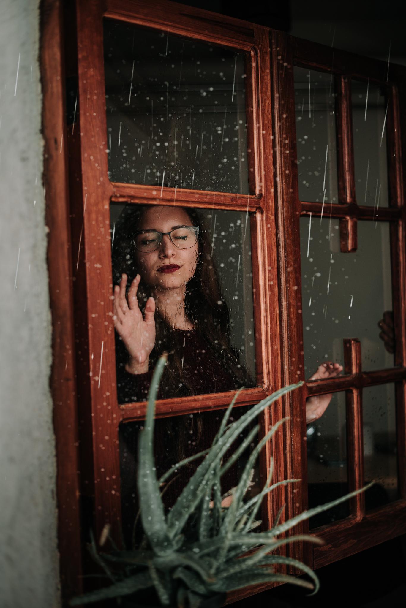fotografo destino en chihuahua mexico / rain photoshoot / portrait / raini day / model photography / adventure sesions