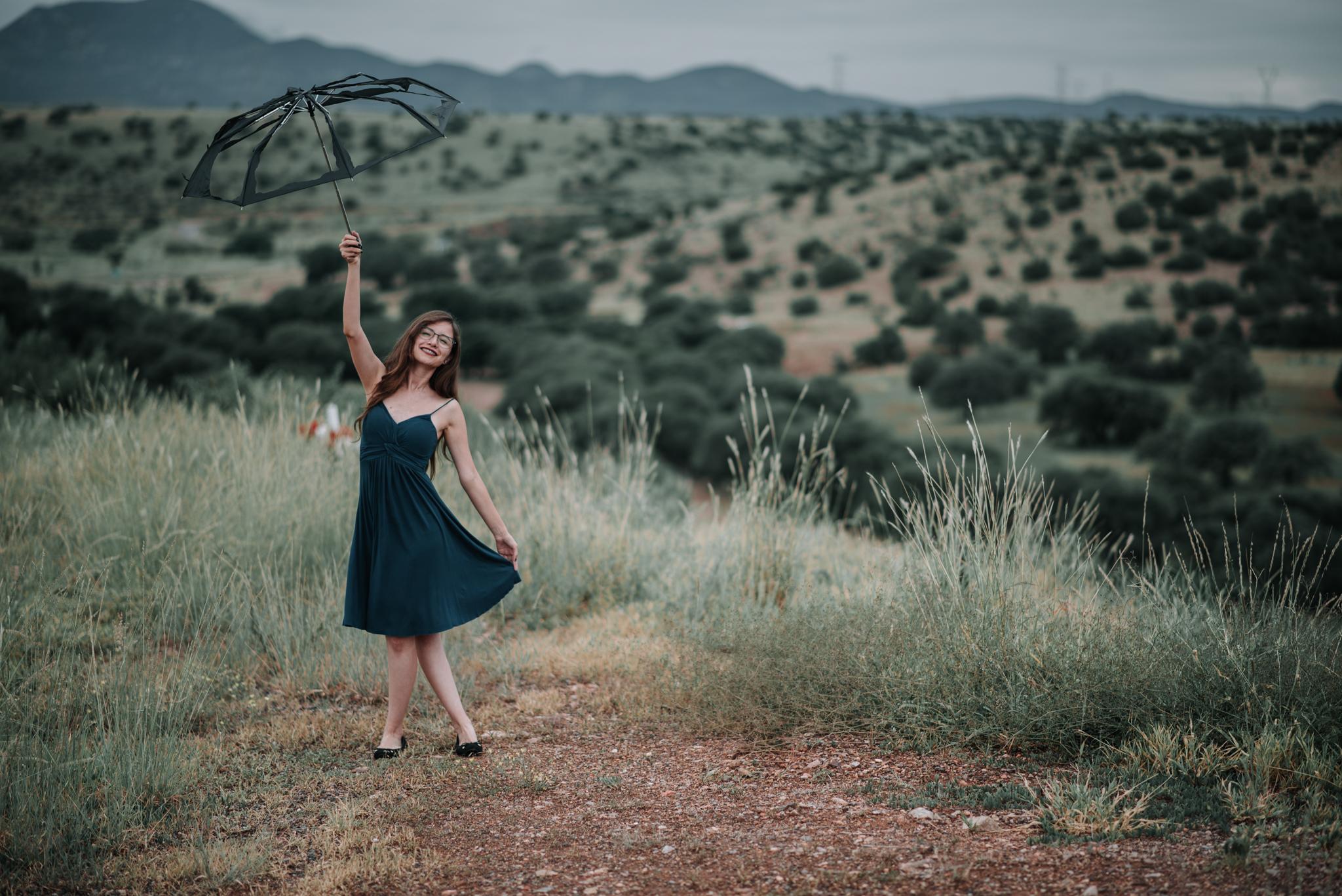 fotografo destino en chihuahua mexico / rain photoshoot / portrait / raini day / model photography / adventure sesions
