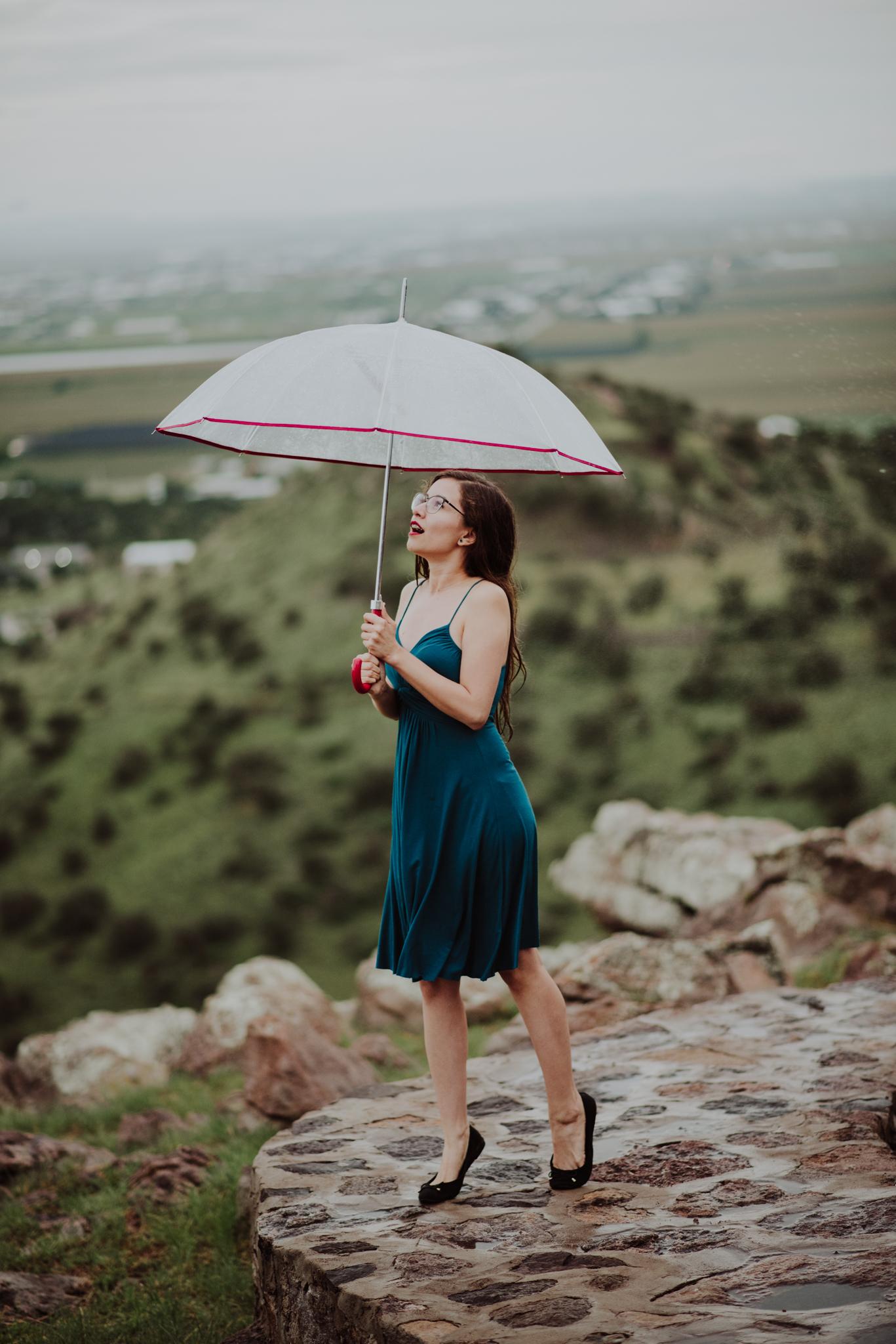 fotografo destino en chihuahua mexico / rain photoshoot / portrait / raini day / model photography / adventure sesions