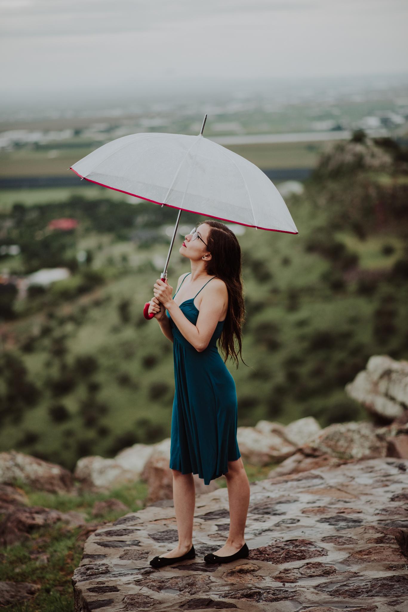 fotografo destino en chihuahua mexico / rain photoshoot / portrait / raini day / model photography / adventure sesions
