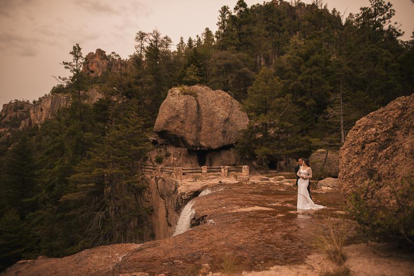 Postboda en barrancas del cobre creel , cusarare, arareko, divisadero.