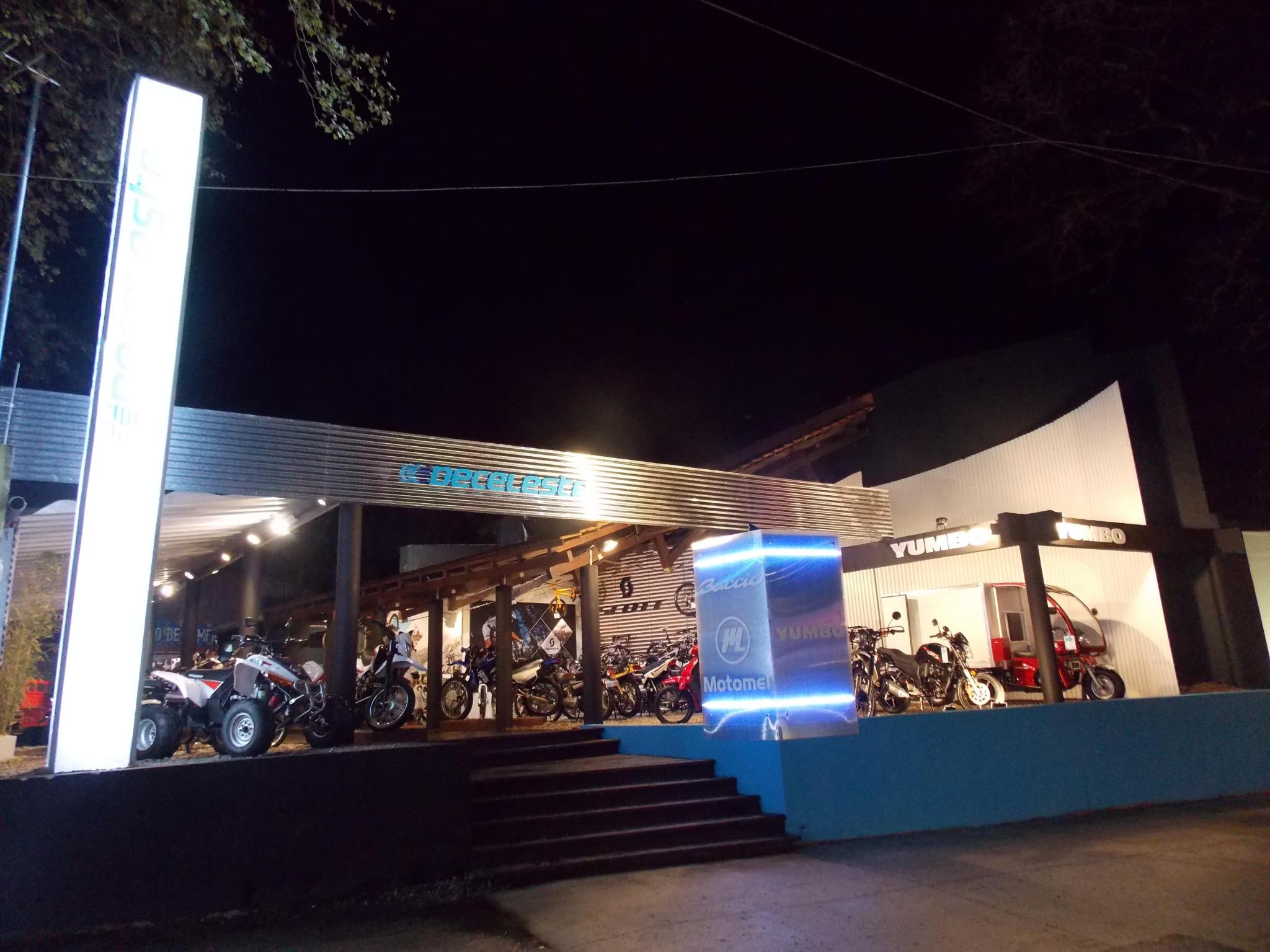 Diseño y construcción de stand 200 m2 