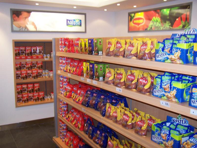 Diseño y construcción de área de minishop 70 m2