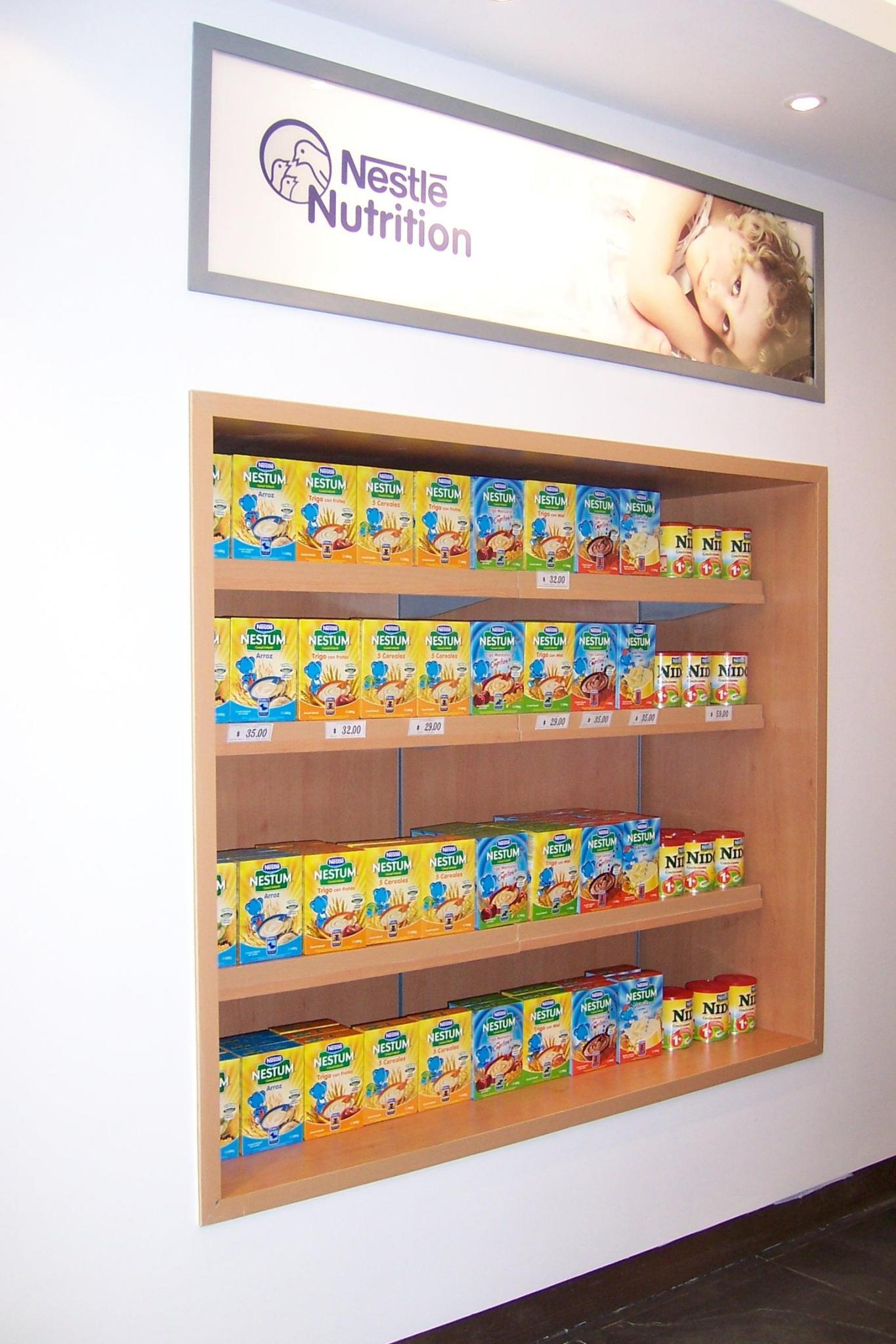 Diseño y construcción de área de exposición de productos y backlights de Nestlé Nutrition