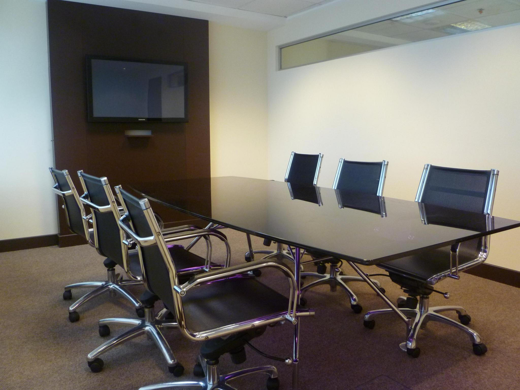 Proyecto general de nuevo layout de oficinas y diseño de equipamiento. 80 m2 totales.