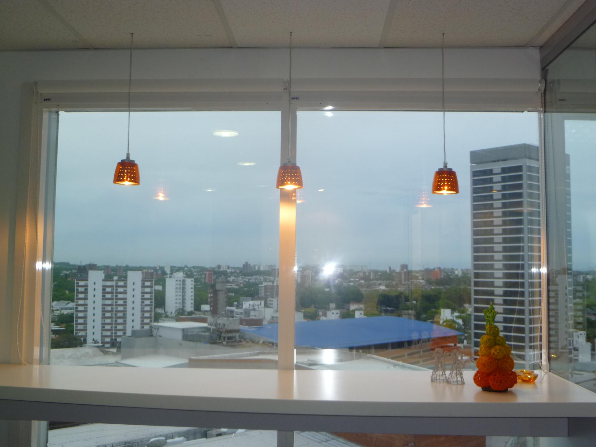 Proyecto general de nuevo layout de oficinas y diseño de equipamiento. 80 m2 totales.
