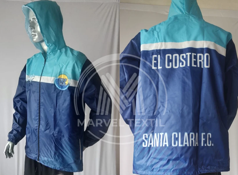 ELCOSTEROSANTACLARADELMARROMPEVIENTOSMARVELTEXTIL.webp