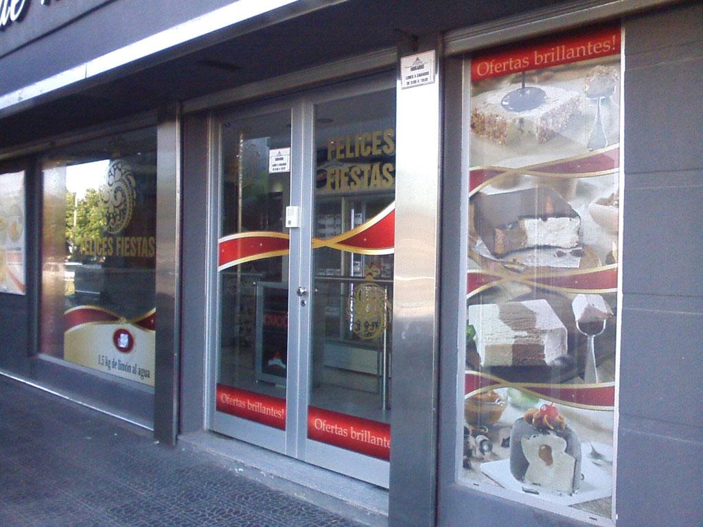 Idea, diseño, impresión y colocación