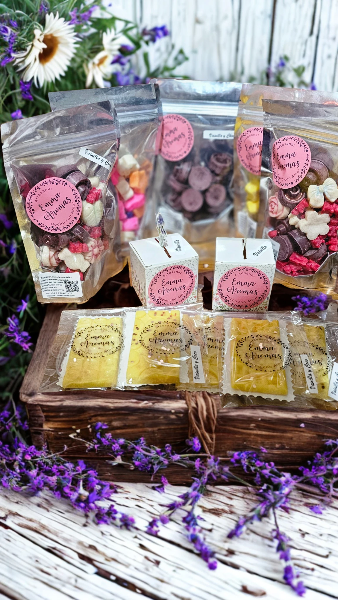 Proceso artesanal de creación de velas y wax melts
