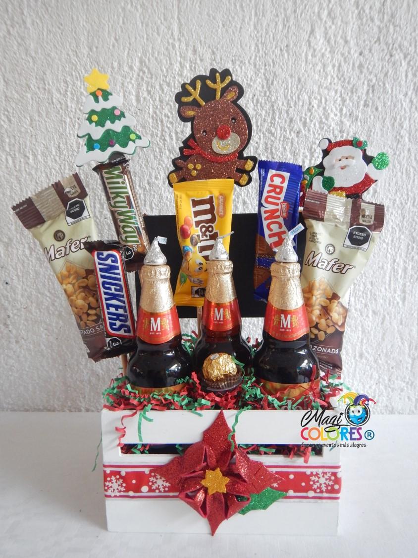 Huacales con cervezas y chocolates