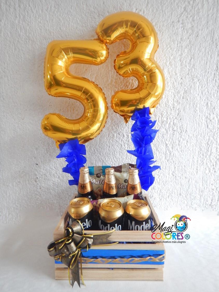 Arreglos de cumpleaños con cervezas y botanas