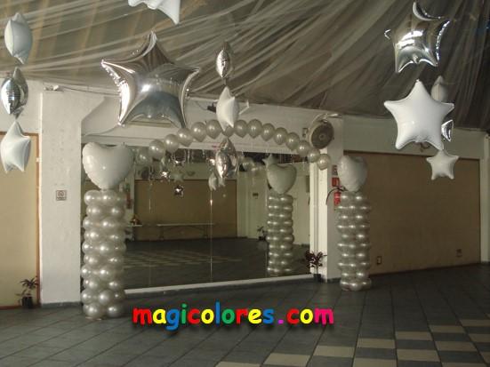 Arco con globos en color plata