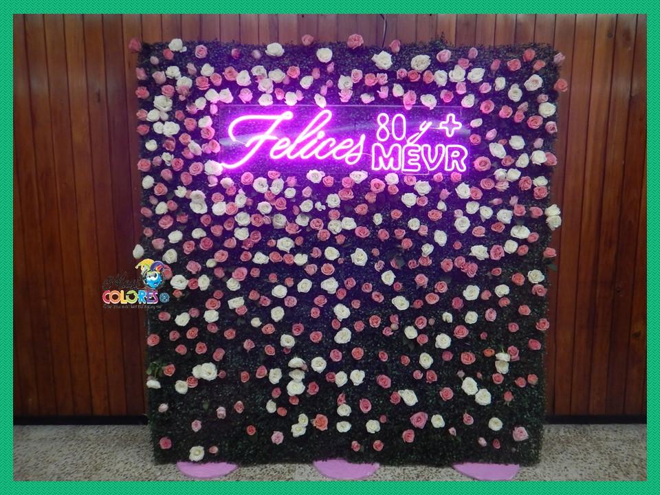 Backdrop con flores naturales