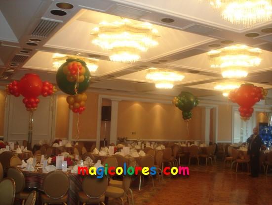 Piñatas de Navidad con globos
