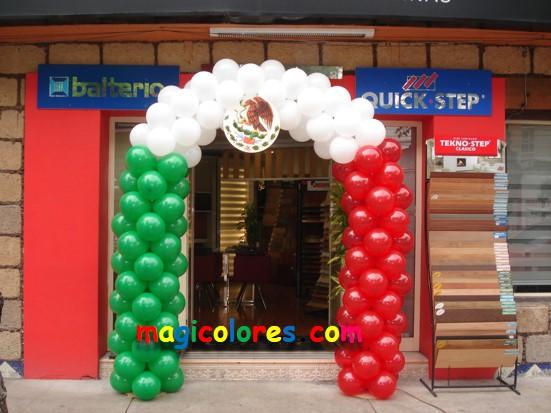 Arco con globos para fiestas patrias