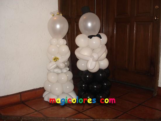 Novios con globos