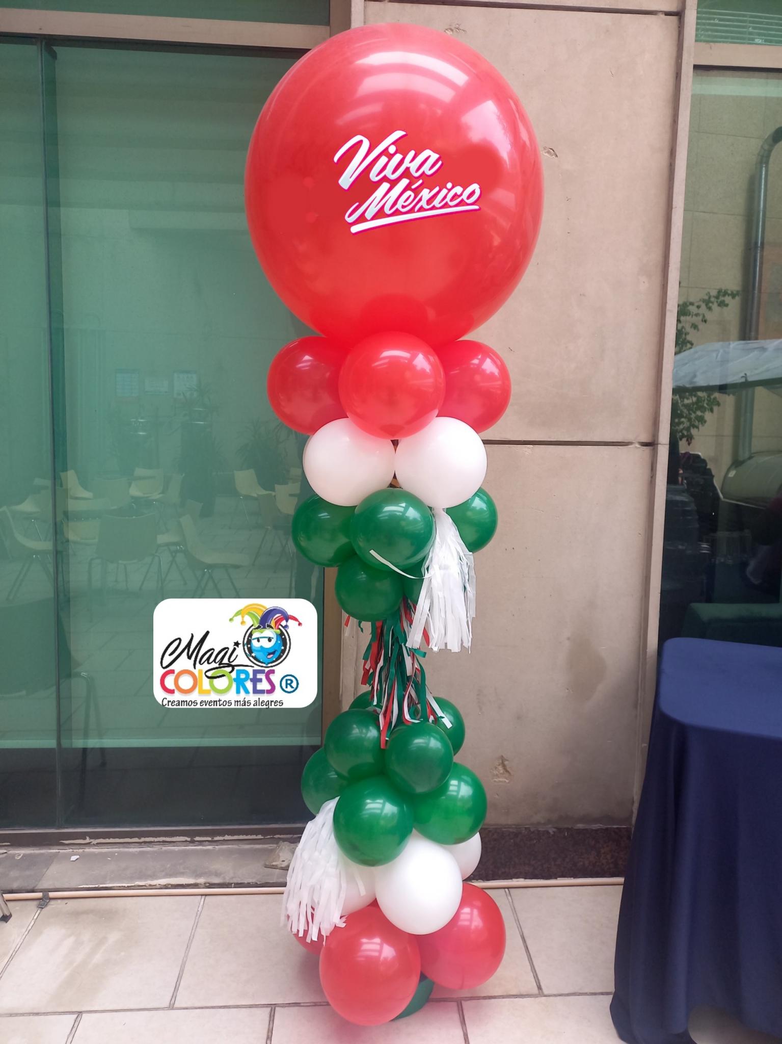 Columna con globos para fiestas patrias