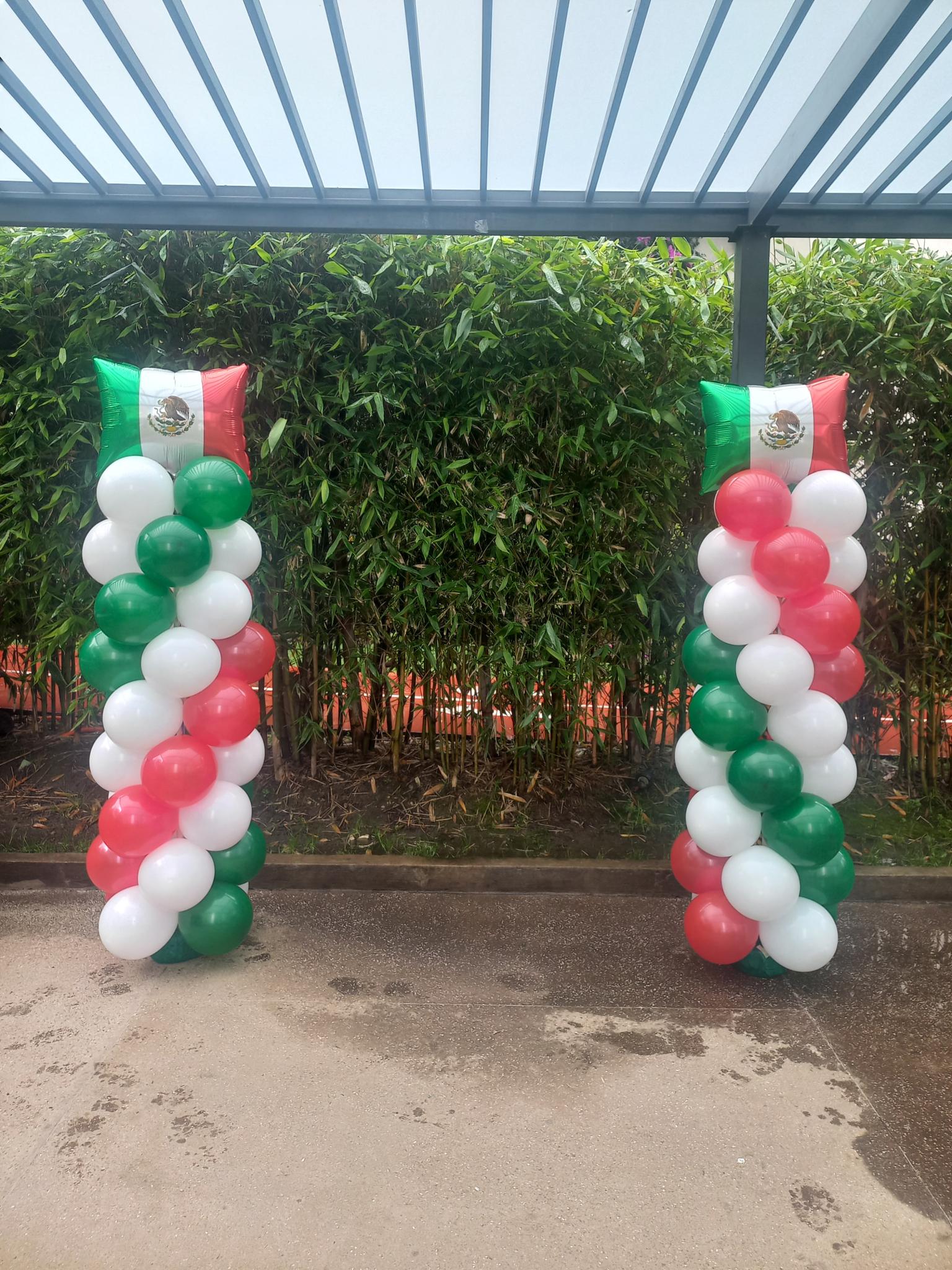 Columnas con Globos Noche Mexicana