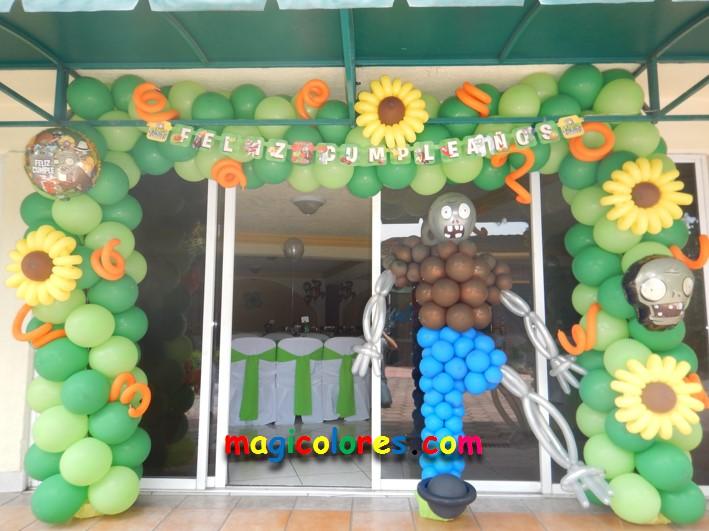 Decoración temática con globos plantas vs zombies